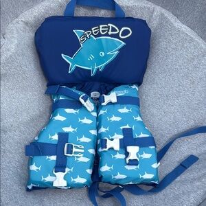 Speedo life vest for infant under 30lbs